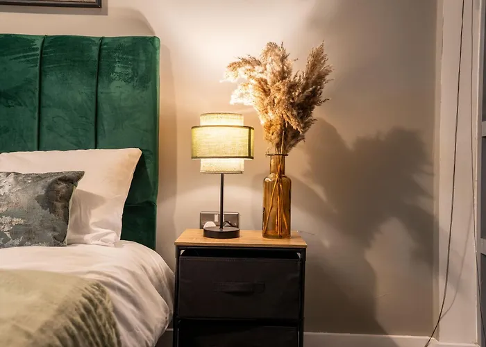 公寓 Retreat On The Riverbank - Sleeps 8 - Balcony *