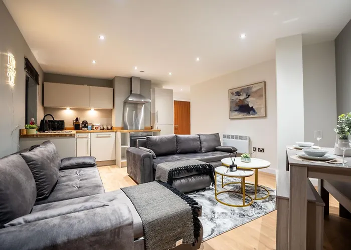 公寓 Retreat On The Riverbank - Sleeps 8 - Balcony *