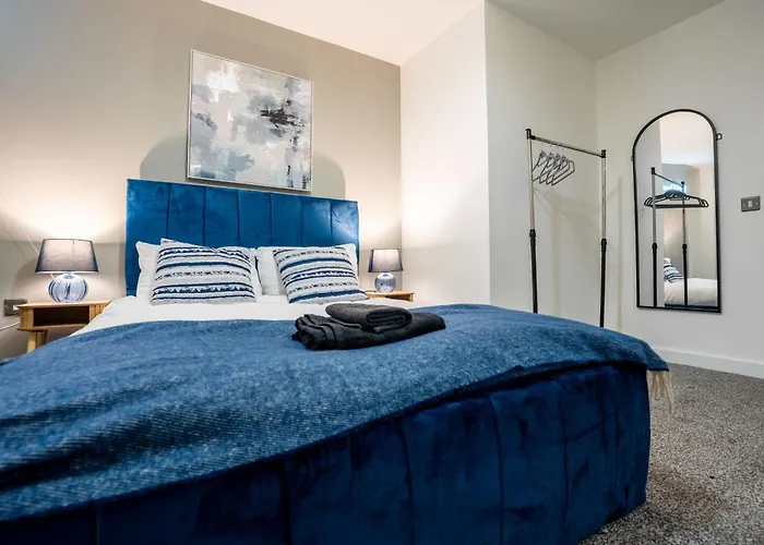 Retreat On The Riverbank - Sleeps 8 - Balcony 公寓 利兹